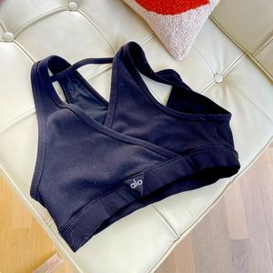 Alo yoga sports bra / ribbed
